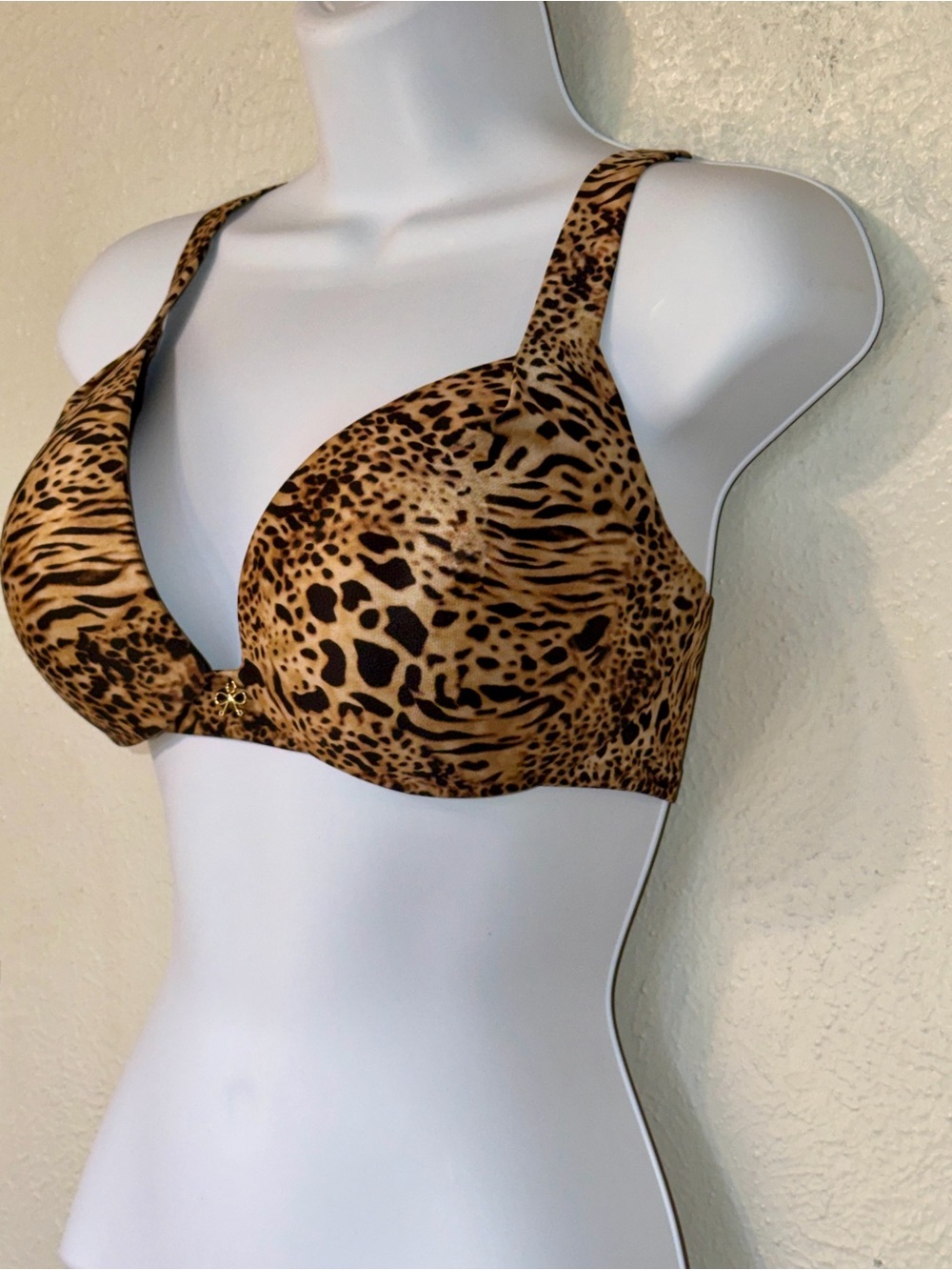 Victoria’s Secret Bombshell Plunge Leopard Print Push-Up Padded Bra Sz 36D